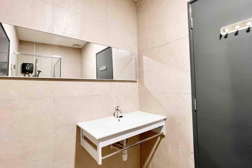Cozy Aera Residence / Free Wi-Fi Netflix / Sunway Петалінг-Джая Екстер'єр фото